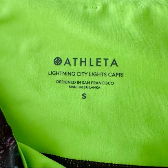 EUC! ATHLETA LIGHTNING CITY LIGHTS CAPRI - Picture 6 of 6